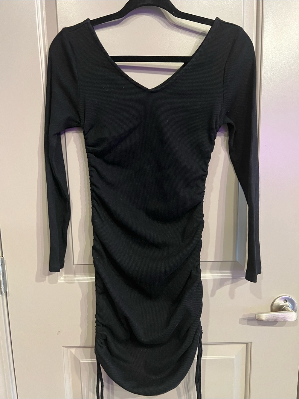 HEY BABE Black Long-Sleeve Ruched V-Neck Bodycon Dress